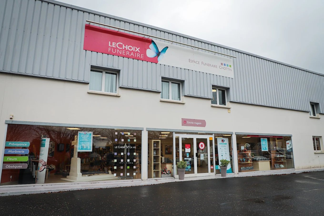 Façade de l'Espace Funéraire Chottin à Veigné